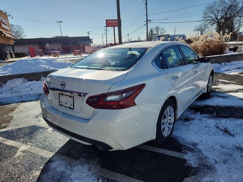 Used 2018 Nissan Altima 2.5 S w/ S Convenience Package image 5