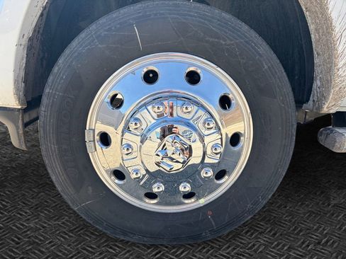 New 2026 RAM 5500 4x4 Regular Cab image 11