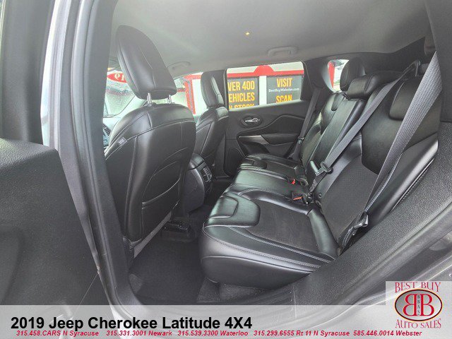 Used 2019 Jeep Cherokee Latitude Plus w/ Cold Weather Group AWD/4WD image 11