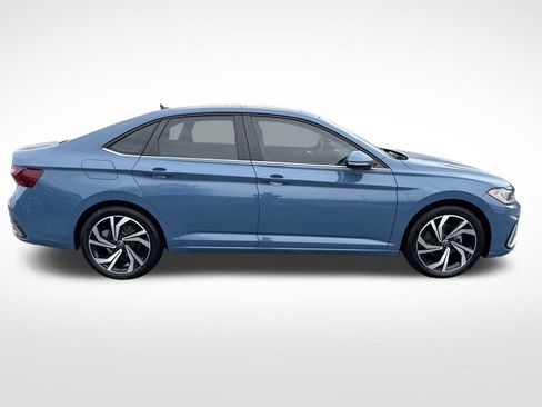 Certified 2025 Volkswagen Jetta SEL image 7
