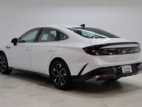 Used 2025 Hyundai Sonata SEL FWD image 5
