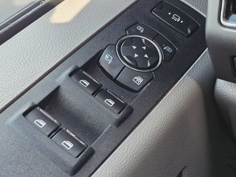 Used 2019 Ford F250 XLT w/ XLT Premium Package AWD/4WD image 29