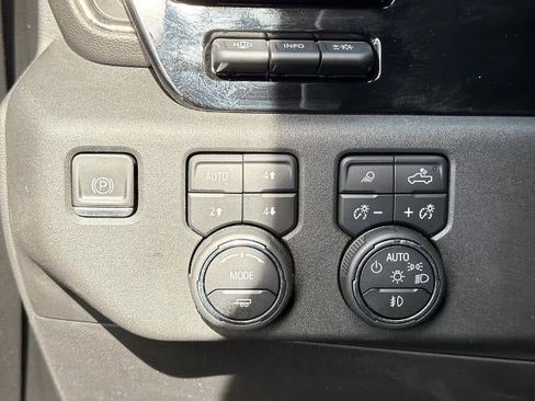 Used 2023 Chevrolet Silverado 1500 ZR2 w/ Technology Package AWD/4WD image 33