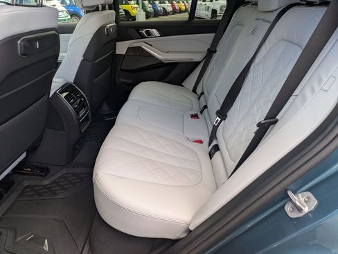 Used 2025 BMW X5 sDrive40i w/ Climate Comfort Package RWD image 21
