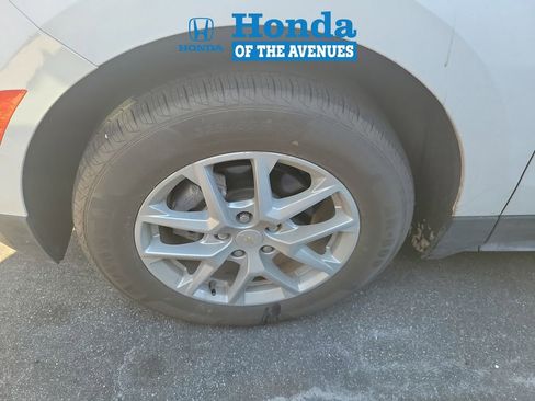 Used 2024 Chevrolet Equinox LT AWD/4WD image 4