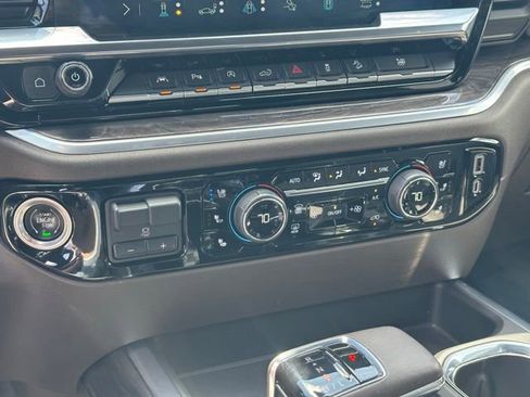 Certified 2022 Chevrolet Silverado 1500 LTZ w/ Technology Package AWD/4WD image 10