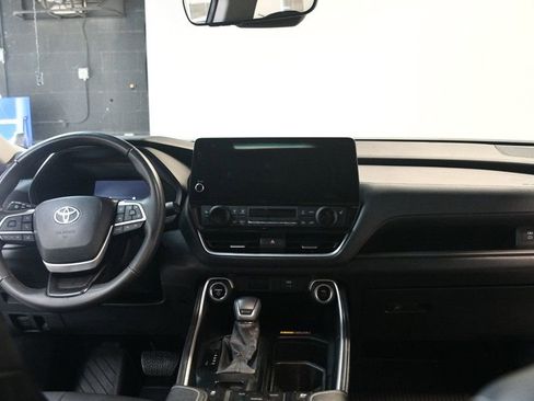 Used 2024 Toyota Grand Highlander AWD Hybrid image 5