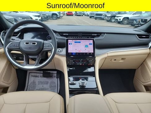 Used 2023 Jeep Grand Cherokee L Limited AWD/4WD image 8