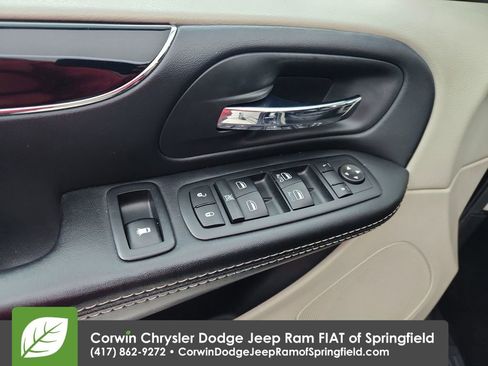 Certified 2017 Dodge Grand Caravan SXT image 21