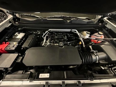 New 2026 Chevrolet Colorado LT w/ LT Convenience Package AWD/4WD image 7