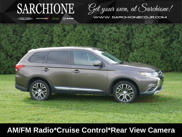 Used 2016 Mitsubishi Outlander FWD image 1
