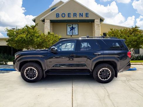 Used 2025 Toyota 4Runner TRD Off-Road AWD/4WD image 2