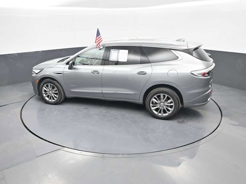 Used 2024 Buick Enclave Avenir AWD/4WD image 37
