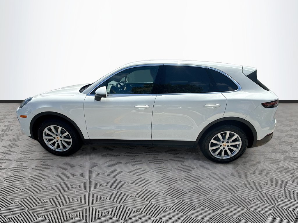 Used 2023 Porsche Cayenne AWD/4WD image 5