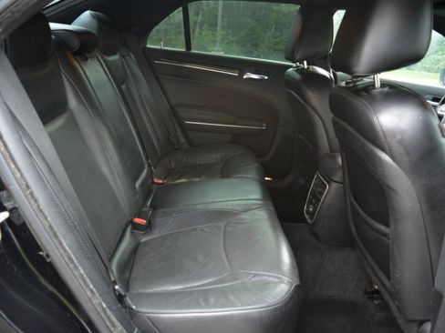 Used 2013 Chrysler 300 C RWD image 15