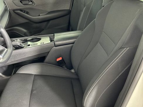 Used 2023 Nissan Rogue S FWD image 12
