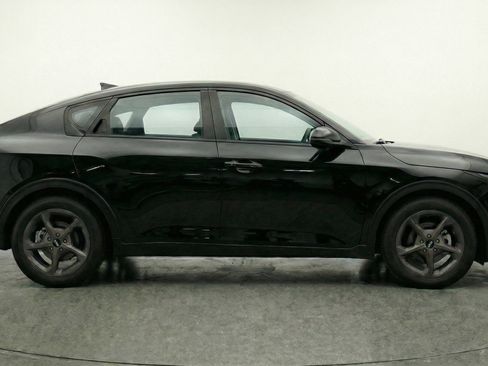 Used 2025 Kia K4 LXS image 11