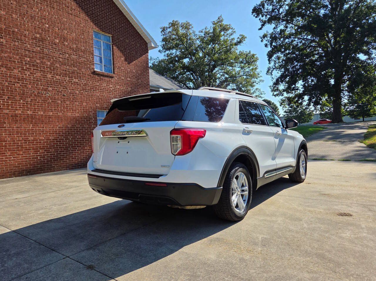 Used 2020 Ford Explorer XLT RWD image 5