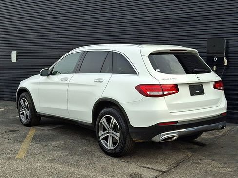 Used 2019 Mercedes-Benz GLC 300 4MATIC image 3