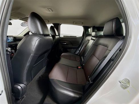 Certified 2025 Nissan Kicks SR image 9