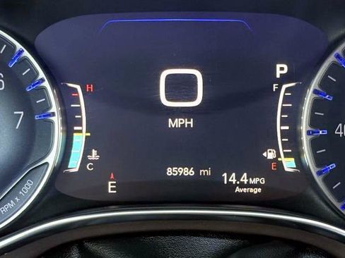 Used 2017 Chrysler Pacifica Touring-L Plus FWD image 16