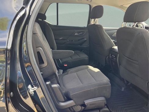Used 2018 Chevrolet Traverse LT FWD image 18