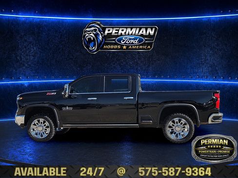 Used 2024 Chevrolet Silverado 2500 LTZ w/ LTZ Premium Texas Edition AWD/4WD image 2