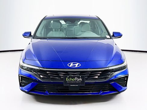 Used 2025 Hyundai Elantra SEL FWD image 2