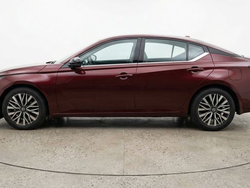 Used 2025 Nissan Altima 2.5 SV image 5