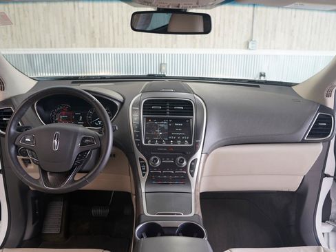 Used 2017 Lincoln MKX Reserve w/ Driver Assistance Package AWD/4WD image 17