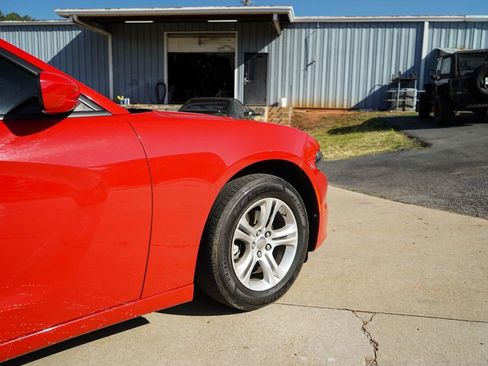Used 2022 Dodge Charger SXT w/ Leather Interior Group RWD image 17