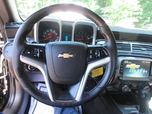 Used 2015 Chevrolet Camaro LT RWD image 12