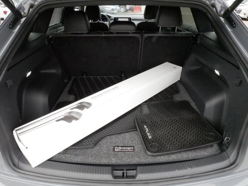 Used 2024 Volkswagen Atlas Cross Sport SEL R-Line image 18