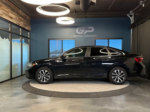 Used 2023 Volkswagen Jetta S image 6