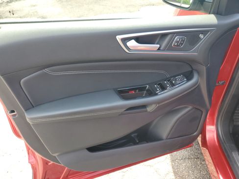 Used 2020 Ford Edge Titanium AWD/4WD image 10