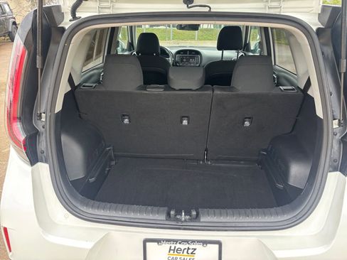 Used 2025 Kia Soul LX w/ LX Technology Package image 28
