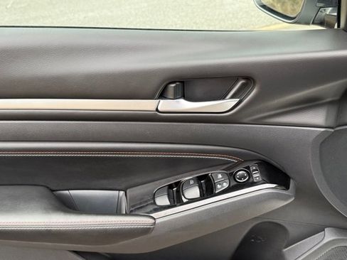 Used 2023 Nissan Altima 2.5 SR w/ SR Premium Package image 15