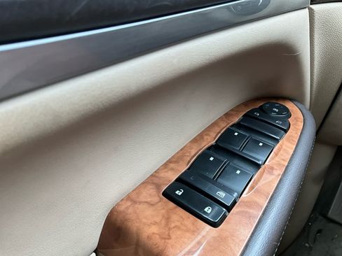 Used 2012 Buick Enclave FWD image 17