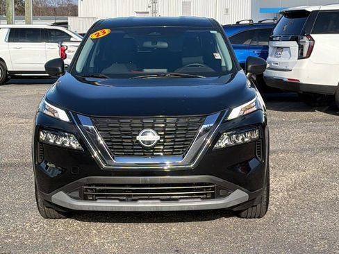 Used 2023 Nissan Rogue S image 2