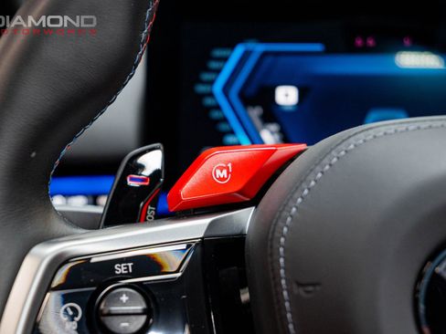 Used 2025 BMW M5 w/ Carbon Package image 93