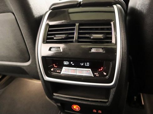 Used 2023 BMW X7 xDrive40i w/ Premium Package image 17