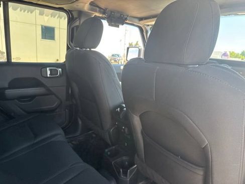 Used 2019 Jeep Wrangler Unlimited Sahara AWD/4WD image 20