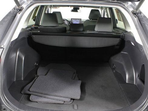 Used 2020 Toyota RAV4 XLE w/ Convenience Package image 15