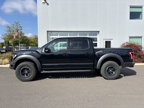 Used 2017 Ford F150 Raptor w/ Equipment Group 802A Luxury AWD/4WD image 2