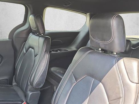 Used 2025 Chrysler Pacifica Select FWD image 20