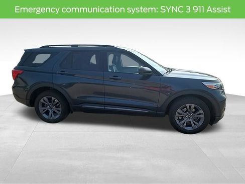 Used 2022 Ford Explorer XLT w/ Equipment Group 202A AWD/4WD image 16
