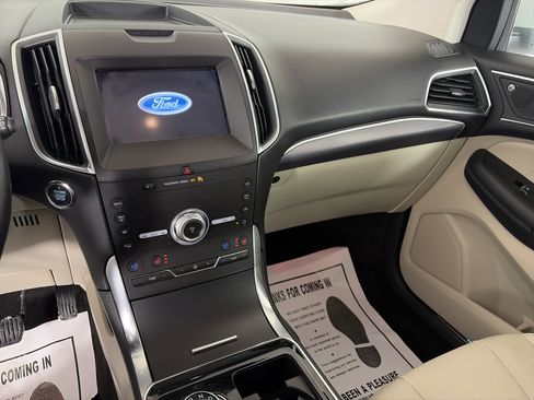 Used 2020 Ford Edge Titanium w/ Equipment Group 301A image 4