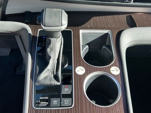 Used 2024 Toyota Sienna XLE FWD image 29