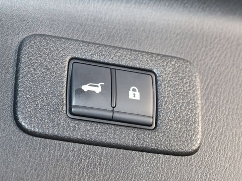 Used 2024 Nissan Armada SL w/ Captain's Chairs Package image 52