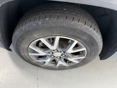 Used 2023 GMC Acadia SLT w/ Preferred Package image 6